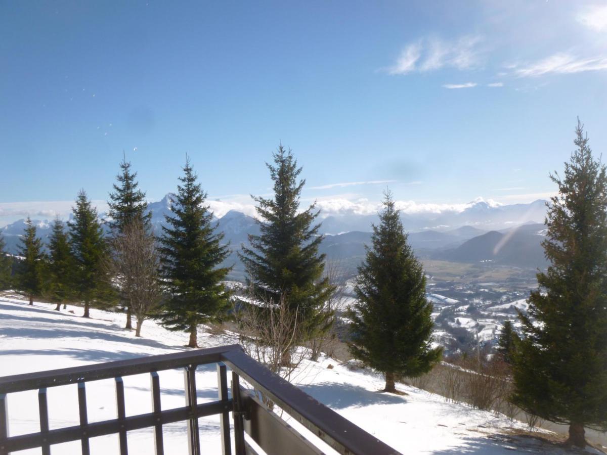 Studio entier au calme avec vue panoramique exceptionelle à 1500m Comboursiere Exterior foto