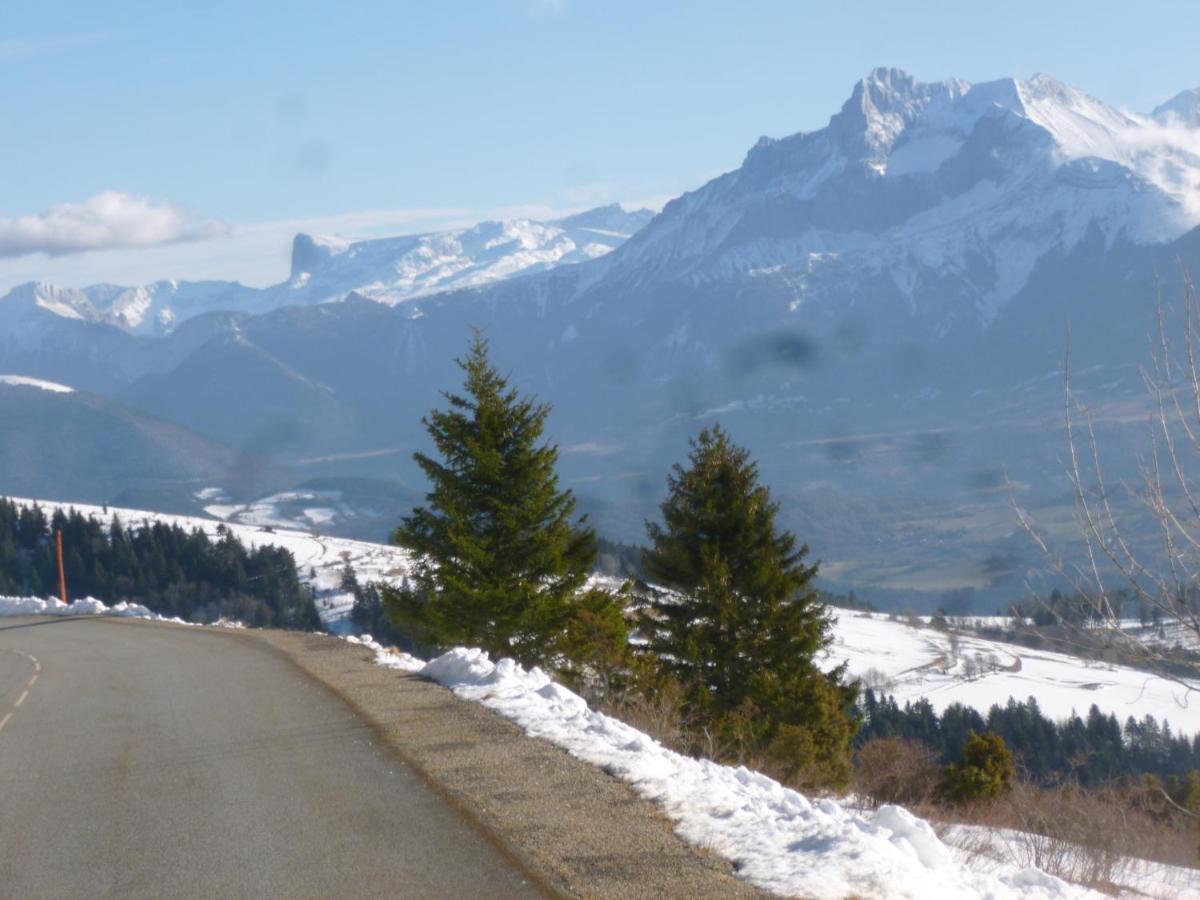 Studio entier au calme avec vue panoramique exceptionelle à 1500m Comboursiere Exterior foto